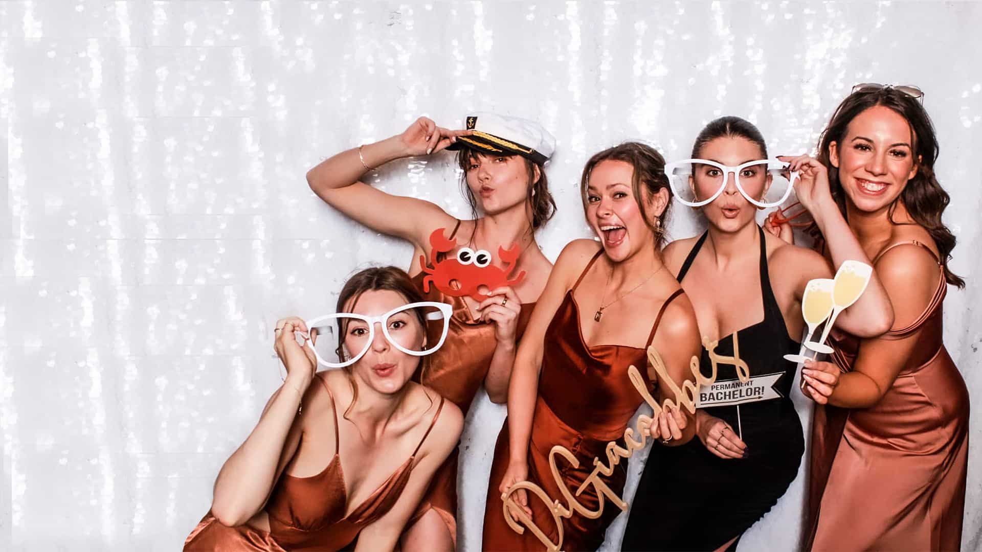 Photo-Booth-Masters-Header-2-2 ladies posing